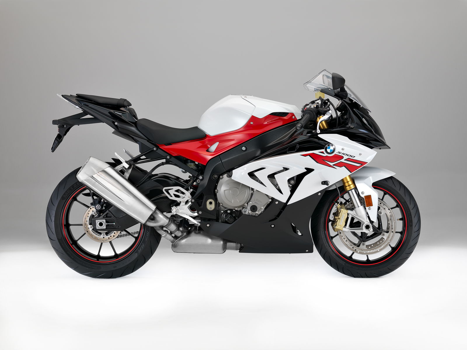 BMW reveals two new members of R nineT family
